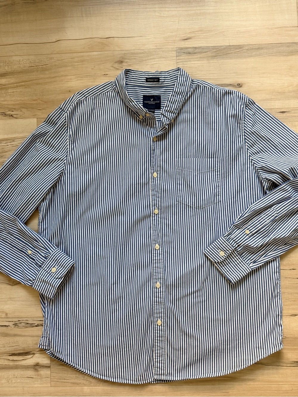 American Eagle Outfitters Men’s XXL Blue White Striped Button Down